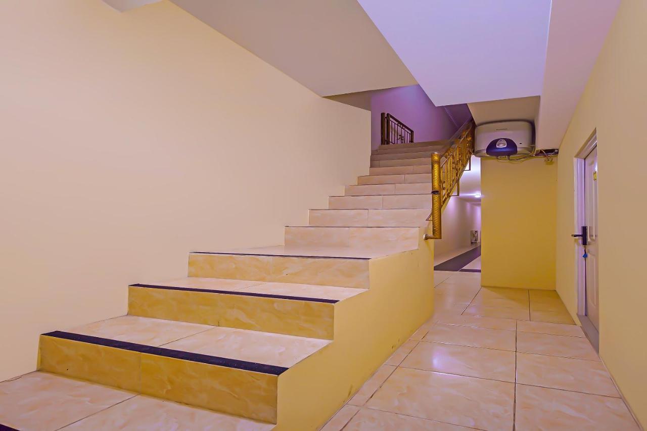 Oyo 92687 Alnindo Makaliwe Hotel Jakarta Bagian luar foto