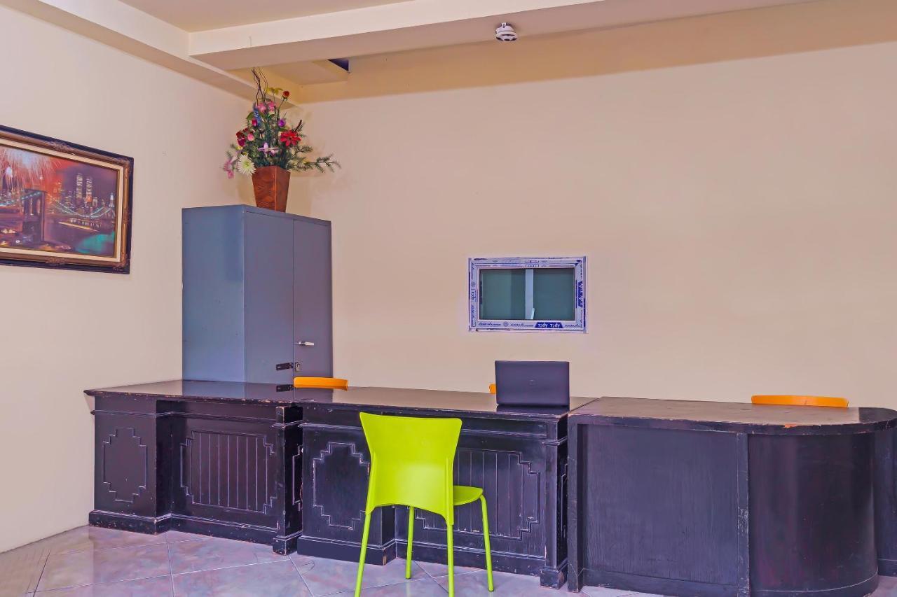 Oyo 92687 Alnindo Makaliwe Hotel Jakarta Bagian luar foto